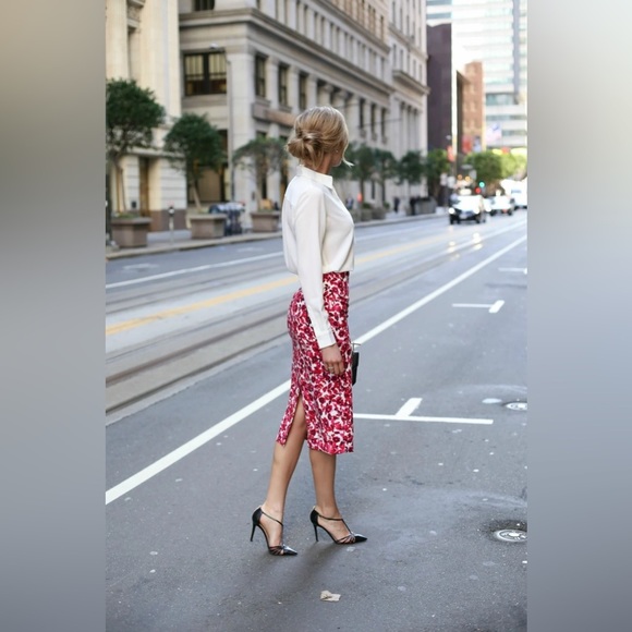 Who What Wear Fashion Pink Floral Pencil Skirt Size 4 - Picture 7 of 8